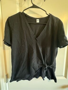 Old Navy Black Wrap Tie V-Neck Short Sleeve Top